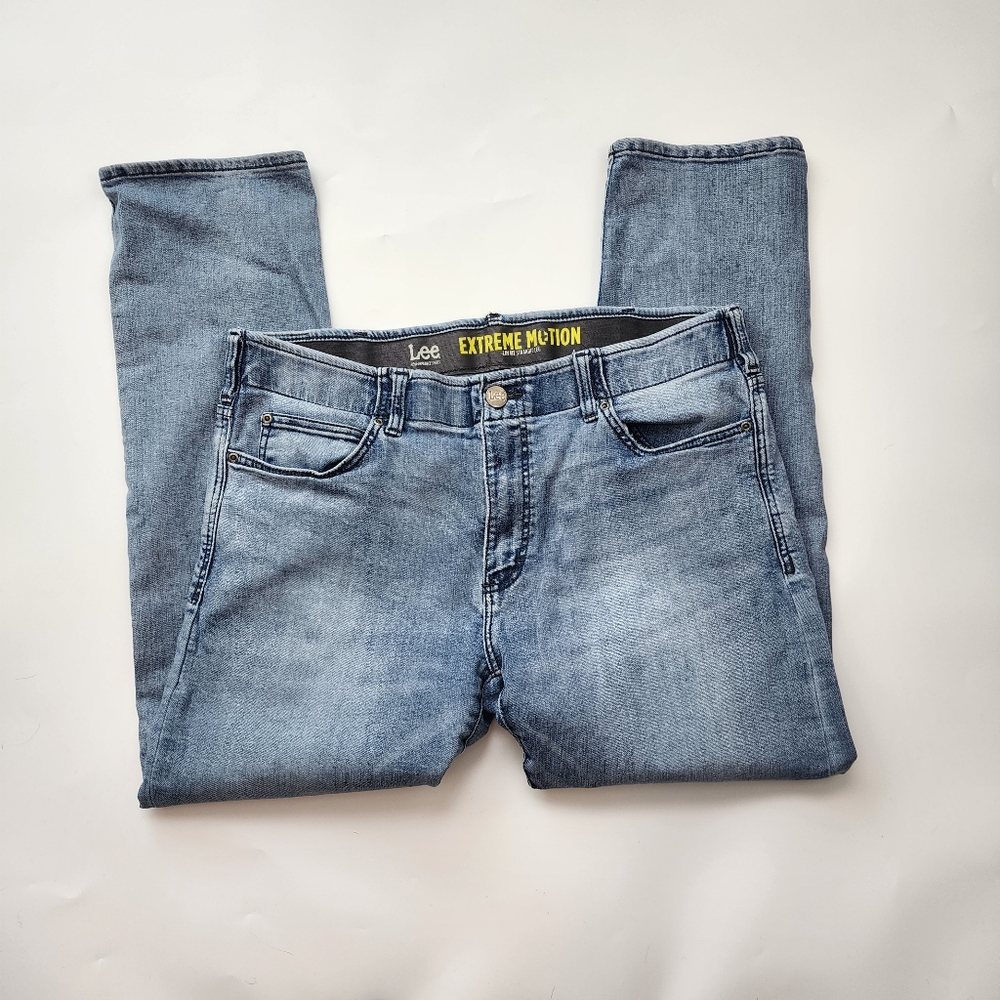 Lee Performance Extreme Straight Fit Tapered Leg Jeans Size 36 X 30